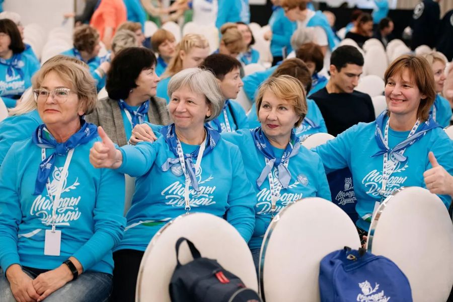 . Серебряные волонтеры