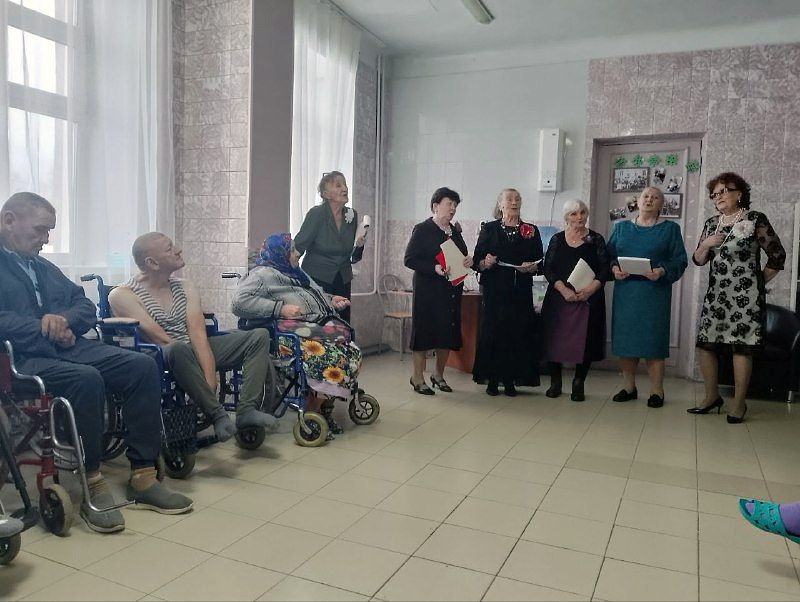 очередной визит Театра 60+ "Ностальгия" в пансионат по уходу за пожилыми людьми и инвалидами "ВероНика" г. Березовский