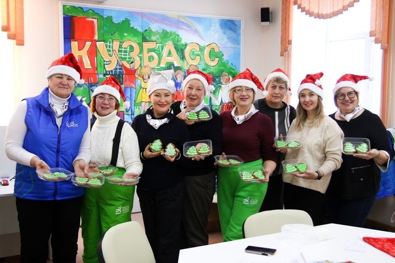 Новогодняя мастерская серебряных волонтёров Кузбасса