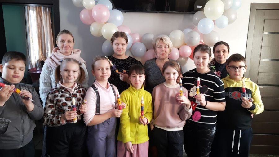 Создавать красивые свечи своими руками научили детей в Анжеро &mdash;Судженске