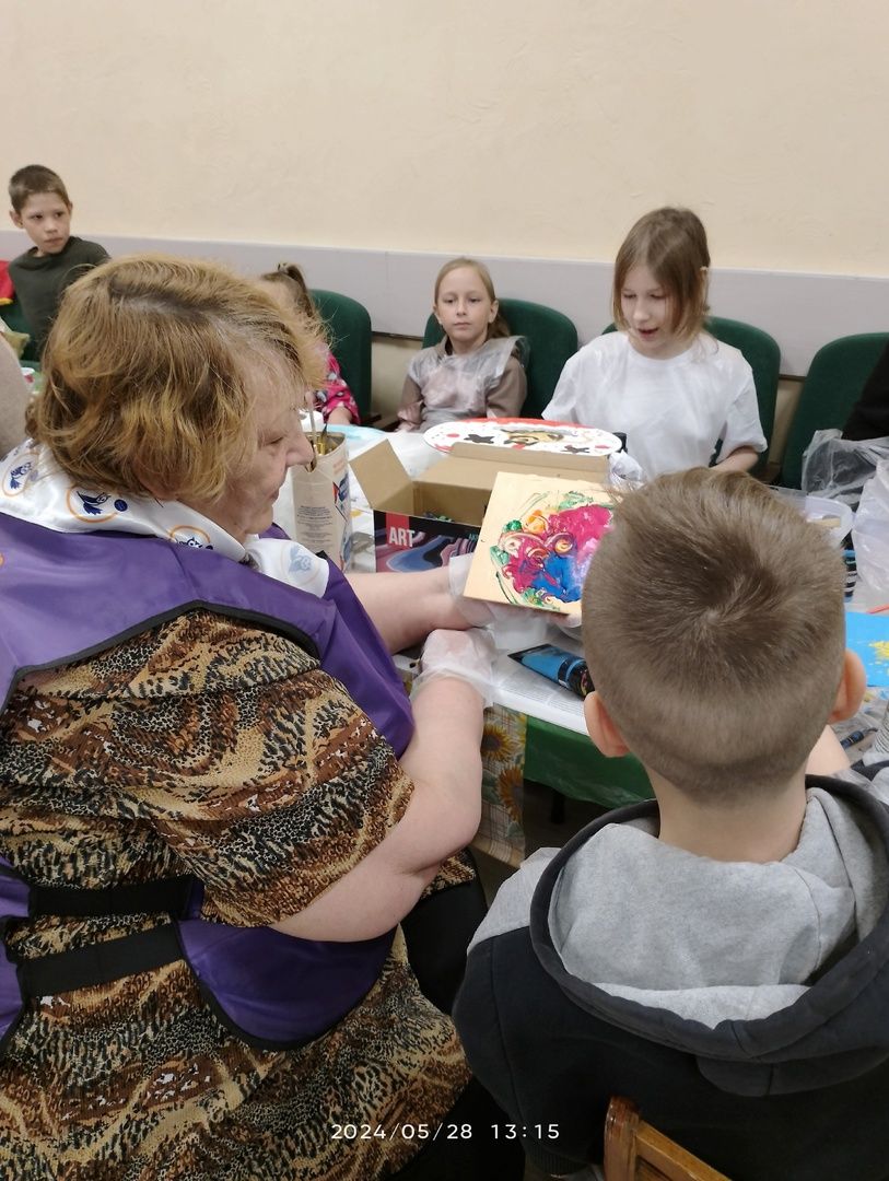 Новости проекта &laquo;Клуб абстрактного рисования&raquo; движения &laquo;серебряных&raquo; волонтёров &laquo;Время оптимистов&raquo;