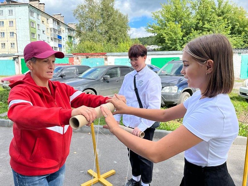 Волонтёры из Калтана в гостях у Чебурашки