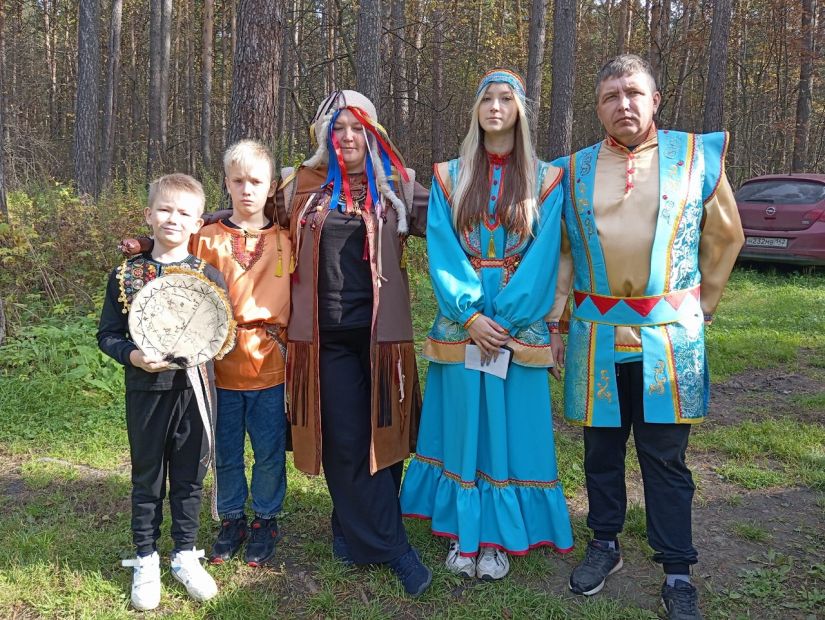 Волонтёры отряда &laquo;Руки добра&raquo; на этно-культурном фестивале