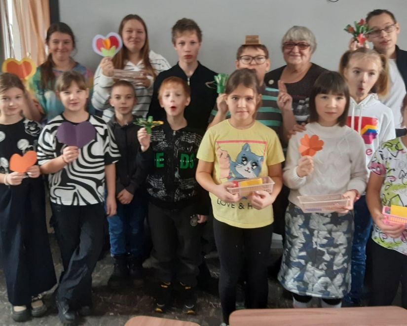 Мастер-класс для воспитанников воскресной школы провели &laquo;серебряные&raquo; волонтёры Анжеро-Судженска