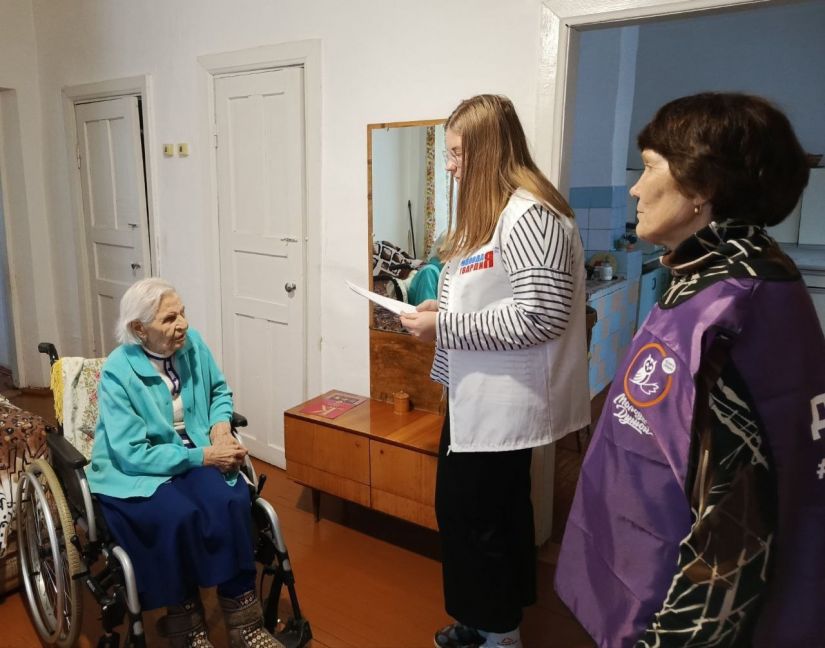 Внимание и заботу ветеранам Великой Отечественной войны оказывают волонтеры Тяжинского округа