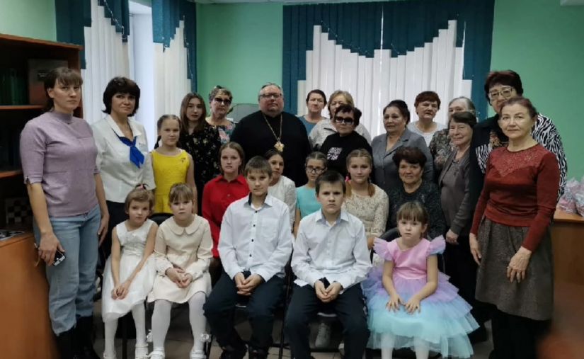 Праздник для детей в Яйском районе провели &laquo;серебряные&raquo; волонтеры