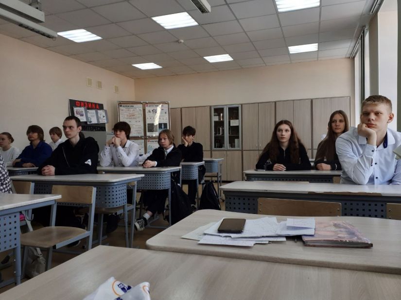 &laquo;Серебряные&raquo; волонтеры Анжеро-Судженска проводят &laquo;Уроки мужества&raquo; в школах города