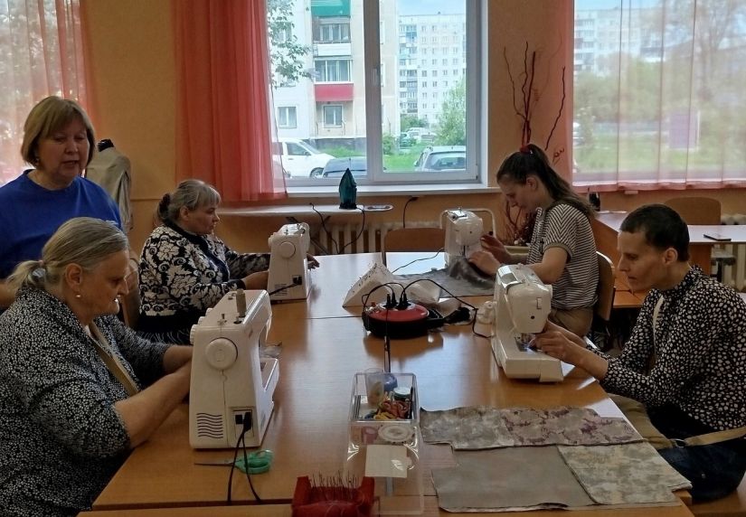&laquo;Добрые руки&raquo; серебряных волонтёров учат людей с инвалидностью навыкам, полезным для жизни