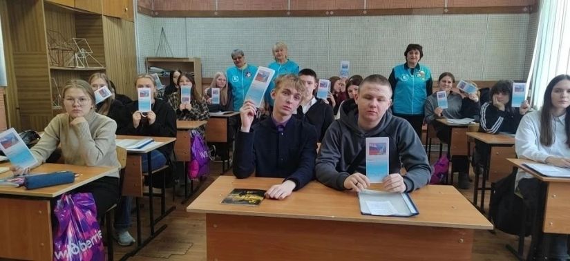 https://серебро42.рф/about-us/obedinenie-serebryanyh-volonterov-ogonyok.html